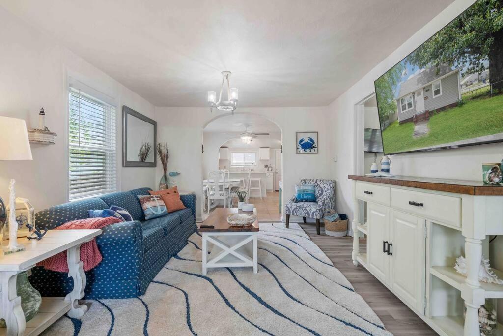 Beach Bungalow - 1 Block To Beach - Pets Welcome! Norfolk Exterior foto