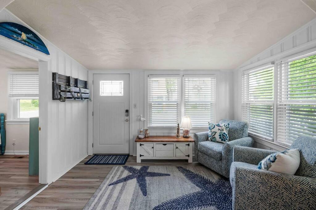 Beach Bungalow - 1 Block To Beach - Pets Welcome! Norfolk Exterior foto