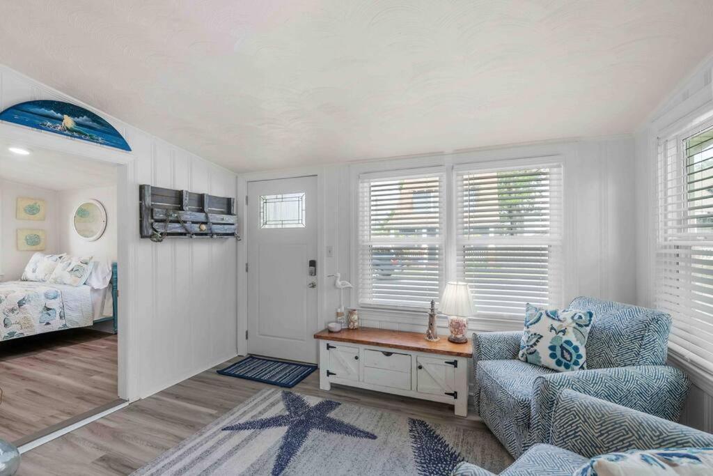 Beach Bungalow - 1 Block To Beach - Pets Welcome! Norfolk Exterior foto